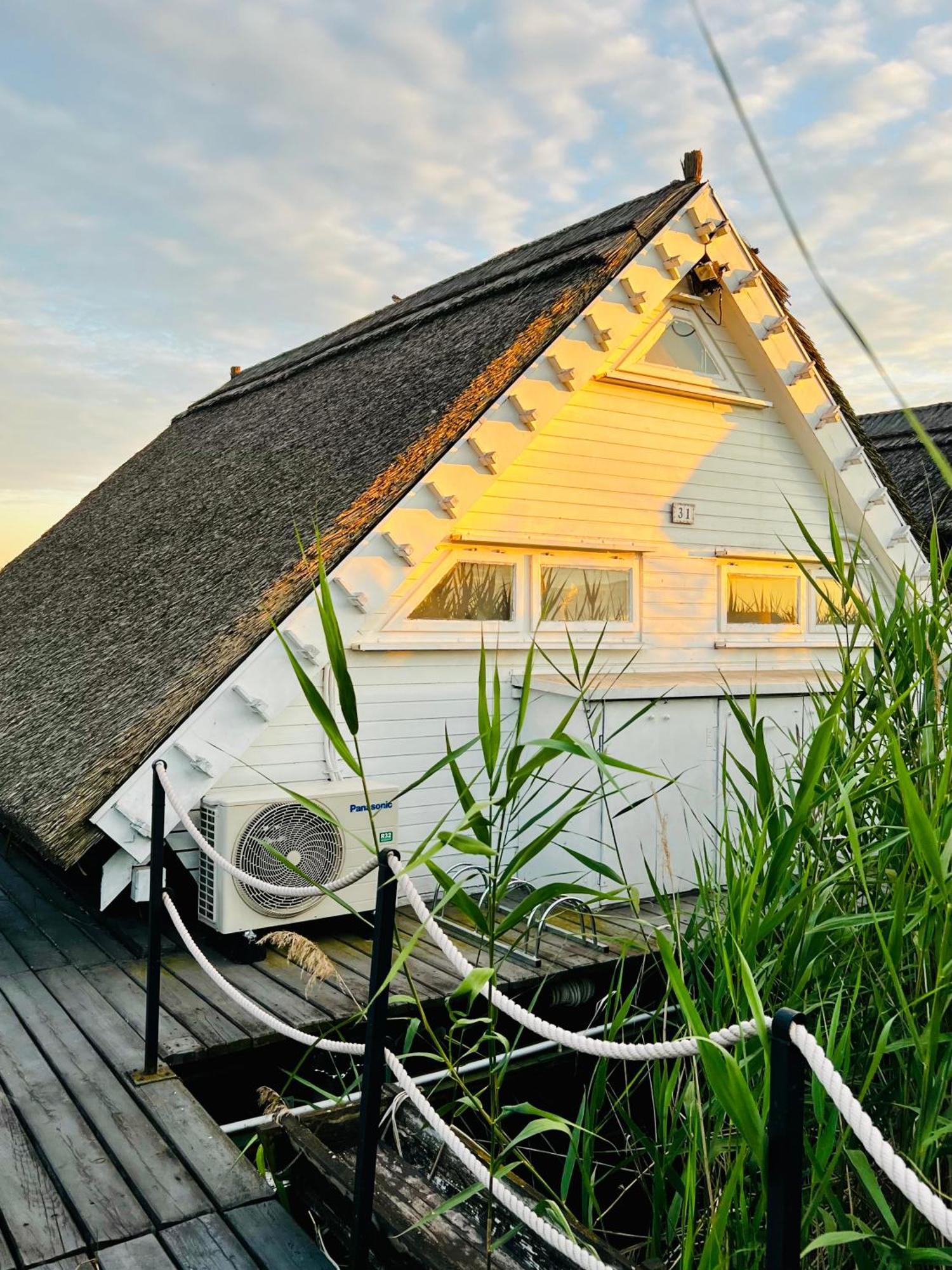 Seehuette Neusiedlersee - Seehaus Inklusive Elektroboot Rust Exterior foto